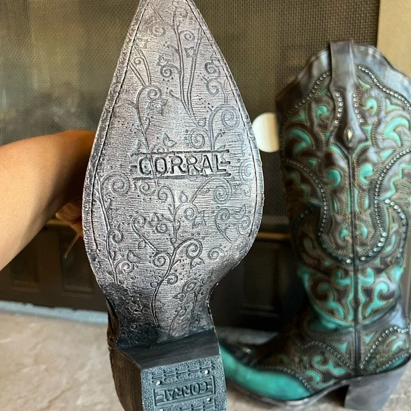 Corral Turquoise and Brown  Floral Boots7.5M - Picture 8 of 10